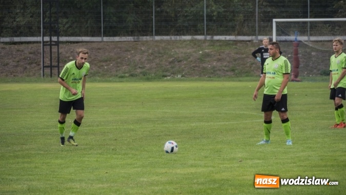 Zdjęcie w galerii na portalu naszwodzislaw.com: Grad bramek w Nędzy. Gospodarze gromią Rogów! wiadomości z regionu