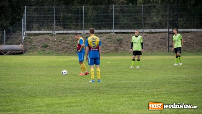 Zdjęcie w galerii na portalu naszwodzislaw.com: Grad bramek w Nędzy. Gospodarze gromią Rogów! wiadomości z regionu