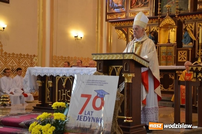 Zdjęcie w galerii na portalu naszwodzislaw.com: Zjazd absolwentów na jubileusz wodzisławskiego I LO wiadomości z regionu