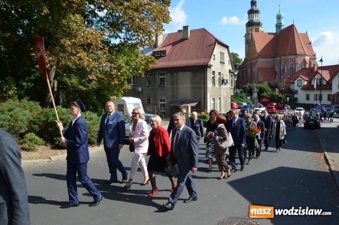 Zdjęcie w galerii na portalu naszwodzislaw.com: Zjazd absolwentów na jubileusz wodzisławskiego I LO wiadomości z regionu