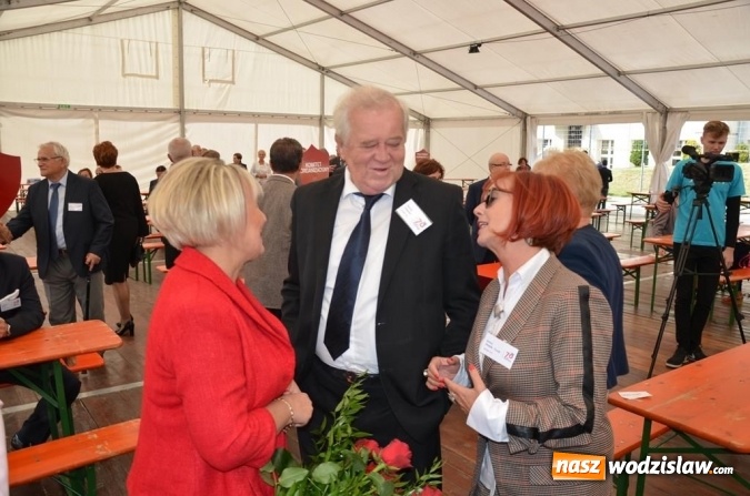 Zdjęcie w galerii na portalu naszwodzislaw.com: Zjazd absolwentów na jubileusz wodzisławskiego I LO wiadomości z regionu