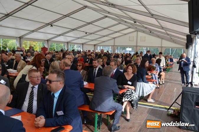 Zdjęcie w galerii na portalu naszwodzislaw.com: Zjazd absolwentów na jubileusz wodzisławskiego I LO wiadomości z regionu