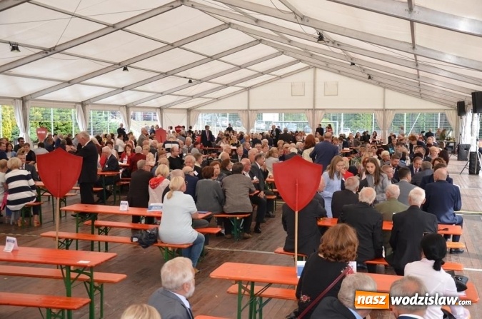 Zdjęcie w galerii na portalu naszwodzislaw.com: Zjazd absolwentów na jubileusz wodzisławskiego I LO wiadomości z regionu