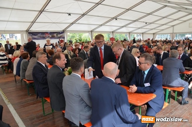 Zdjęcie w galerii na portalu naszwodzislaw.com: Zjazd absolwentów na jubileusz wodzisławskiego I LO wiadomości z regionu