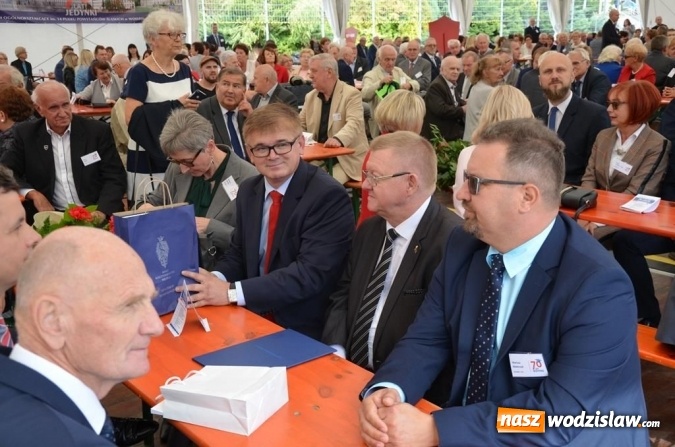 Zdjęcie w galerii na portalu naszwodzislaw.com: Zjazd absolwentów na jubileusz wodzisławskiego I LO wiadomości z regionu
