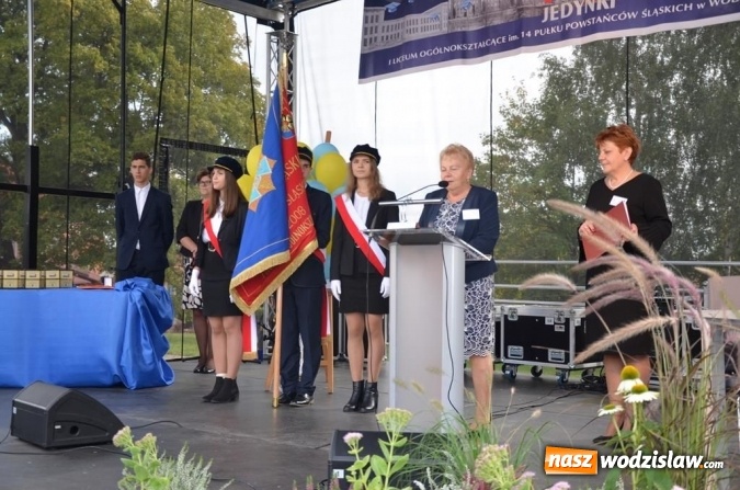 Zdjęcie w galerii na portalu naszwodzislaw.com: Zjazd absolwentów na jubileusz wodzisławskiego I LO wiadomości z regionu
