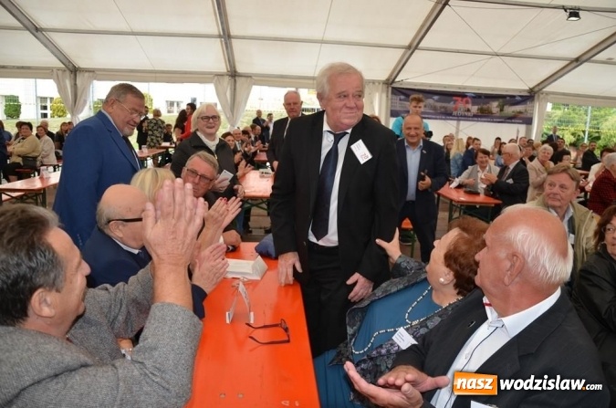 Zdjęcie w galerii na portalu naszwodzislaw.com: Zjazd absolwentów na jubileusz wodzisławskiego I LO wiadomości z regionu