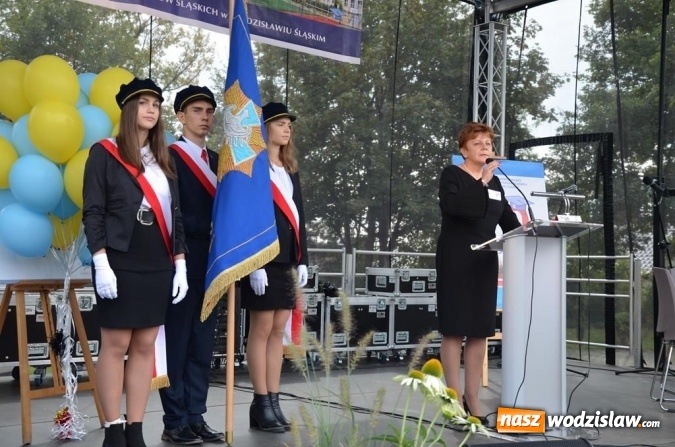 Zdjęcie w galerii na portalu naszwodzislaw.com: Zjazd absolwentów na jubileusz wodzisławskiego I LO wiadomości z regionu