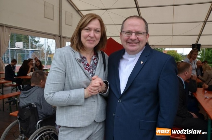 Zdjęcie w galerii na portalu naszwodzislaw.com: Zjazd absolwentów na jubileusz wodzisławskiego I LO wiadomości z regionu