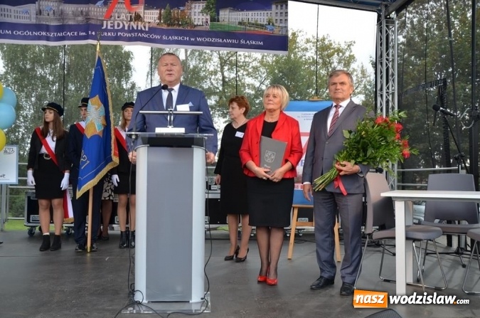Zdjęcie w galerii na portalu naszwodzislaw.com: Zjazd absolwentów na jubileusz wodzisławskiego I LO wiadomości z regionu