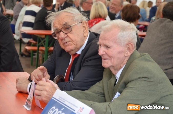 Zdjęcie w galerii na portalu naszwodzislaw.com: Zjazd absolwentów na jubileusz wodzisławskiego I LO wiadomości z regionu