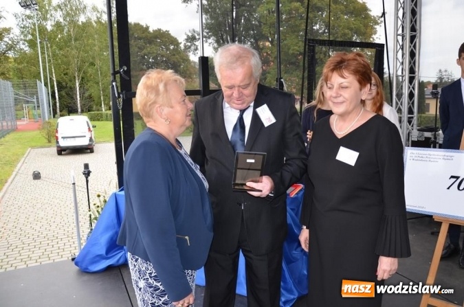 Zdjęcie w galerii na portalu naszwodzislaw.com: Zjazd absolwentów na jubileusz wodzisławskiego I LO wiadomości z regionu