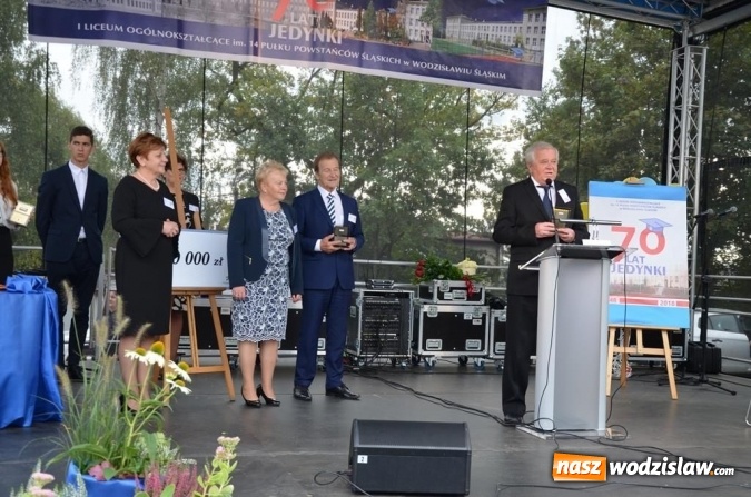 Zdjęcie w galerii na portalu naszwodzislaw.com: Zjazd absolwentów na jubileusz wodzisławskiego I LO wiadomości z regionu
