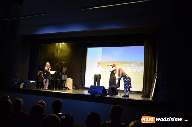 Zdjęcie w galerii na portalu naszwodzislaw.com: Zjazd absolwentów na jubileusz wodzisławskiego I LO wiadomości z regionu