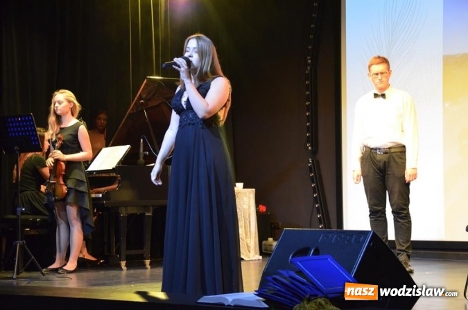 Zdjęcie w galerii na portalu naszwodzislaw.com: Zjazd absolwentów na jubileusz wodzisławskiego I LO wiadomości z regionu