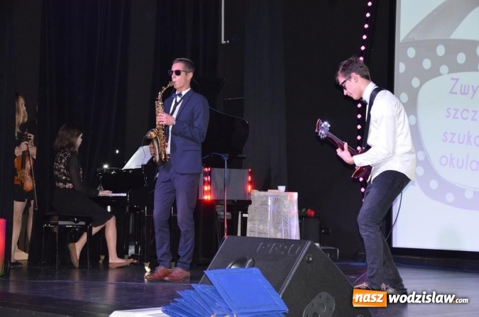 Zdjęcie w galerii na portalu naszwodzislaw.com: Zjazd absolwentów na jubileusz wodzisławskiego I LO wiadomości z regionu