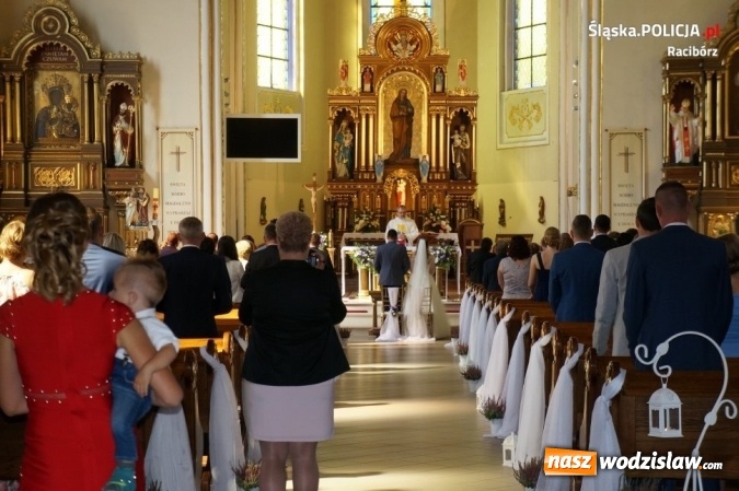 Zdjęcie w galerii na portalu naszwodzislaw.com: Policyjny ślub w Lubomi z kompanią honorową wiadomości z regionu