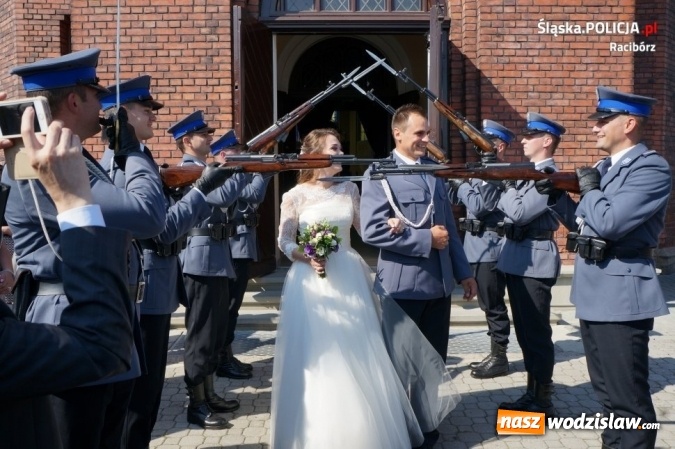 Zdjęcie w galerii na portalu naszwodzislaw.com: Policyjny ślub w Lubomi z kompanią honorową wiadomości z regionu
