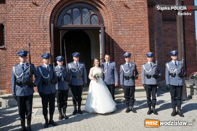 Zdjęcie w galerii na portalu naszwodzislaw.com: Policyjny ślub w Lubomi z kompanią honorową wiadomości z regionu