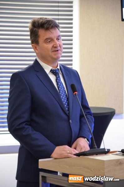 Zdjęcie w galerii na portalu naszwodzislaw.com: XXI wiek wkroczył do Powiatowego Centrum Konferencyjnego wiadomości z regionu