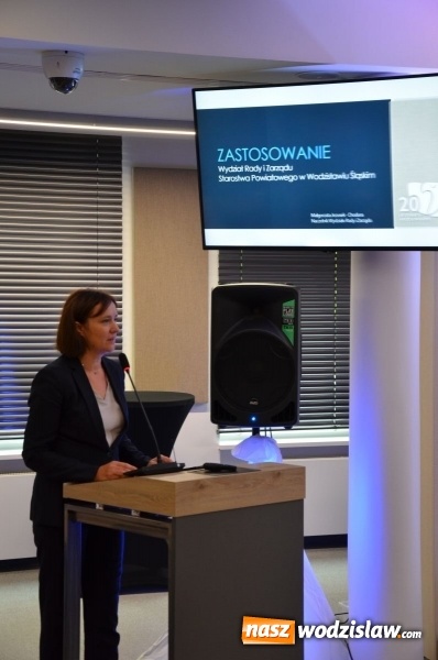 Zdjęcie w galerii na portalu naszwodzislaw.com: XXI wiek wkroczył do Powiatowego Centrum Konferencyjnego wiadomości z regionu