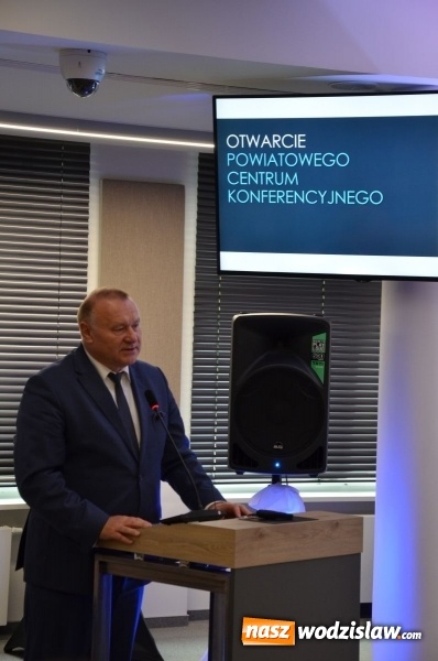 Zdjęcie w galerii na portalu naszwodzislaw.com: XXI wiek wkroczył do Powiatowego Centrum Konferencyjnego wiadomości z regionu