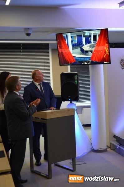 Zdjęcie w galerii na portalu naszwodzislaw.com: XXI wiek wkroczył do Powiatowego Centrum Konferencyjnego wiadomości z regionu