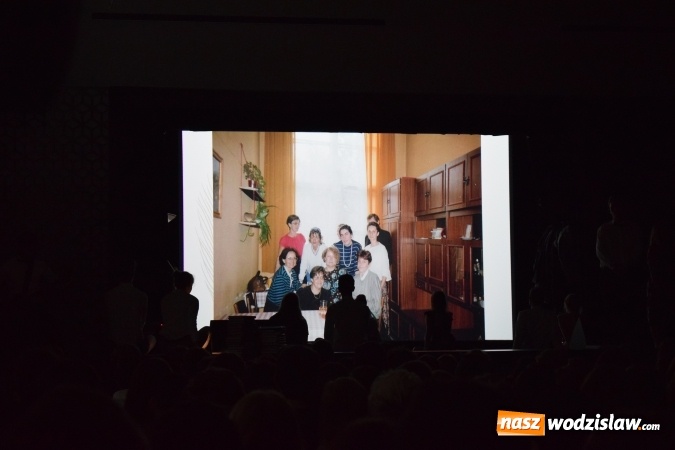 Zdjęcie w galerii na portalu naszwodzislaw.com: Niech grają na bis, chociaż żal. Okolicznościowy spektakl na 70-lecie I LO wiadomości z regionu