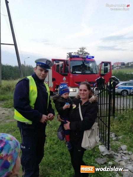 Zdjęcie w galerii na portalu naszwodzislaw.com: Policjanci z Wodzisławia Śl. promowali noszenie odblasków wiadomości z regionu