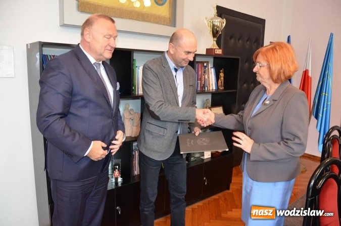Zdjęcie w galerii na portalu naszwodzislaw.com: Ulica Plebiscytowa w Rydułtowach robi wrażenie wiadomości z regionu