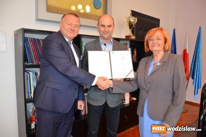 Zdjęcie w galerii na portalu naszwodzislaw.com: Ulica Plebiscytowa w Rydułtowach robi wrażenie wiadomości z regionu