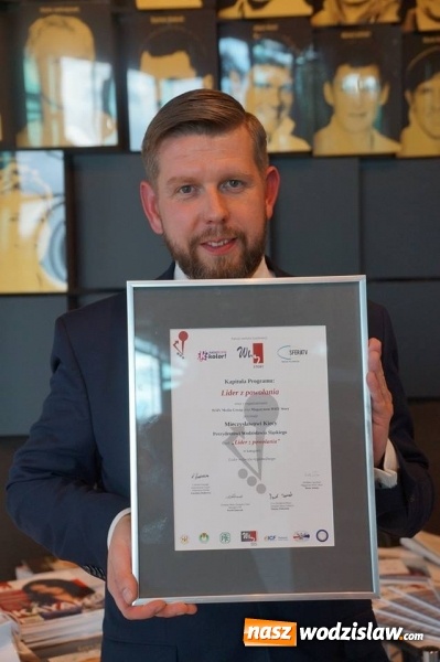 Zdjęcie w galerii na portalu naszwodzislaw.com: Prezydent z wyróżnieniem Lider z powołania wiadomości z regionu