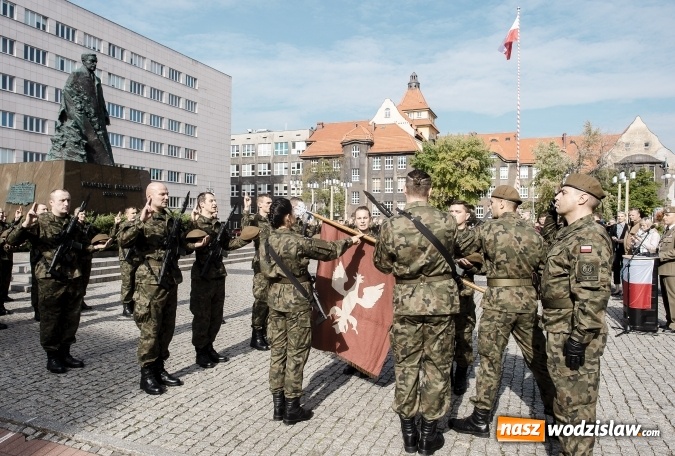 Zdjęcie w galerii na portalu naszwodzislaw.com: Pierwsza przysięga wojskowa śląskich Terytorialsów wiadomości z regionu
