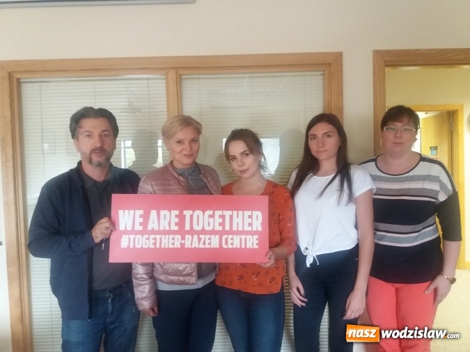 Zdjęcie w galerii na portalu naszwodzislaw.com: Uczniowie wodzisławskiego ZSE po wizycie kontrolnej wiadomości z regionu
