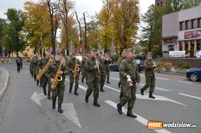 Zdjęcie w galerii na portalu naszwodzislaw.com: Uczniowie klasy mundurowej ślubowali na rydułtowskim rynku wiadomości z regionu