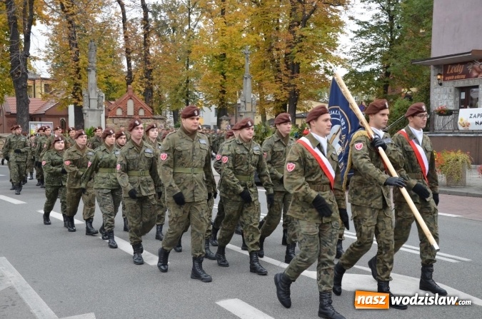 Zdjęcie w galerii na portalu naszwodzislaw.com: Uczniowie klasy mundurowej ślubowali na rydułtowskim rynku wiadomości z regionu