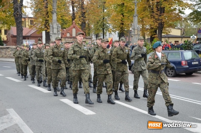 Zdjęcie w galerii na portalu naszwodzislaw.com: Uczniowie klasy mundurowej ślubowali na rydułtowskim rynku wiadomości z regionu
