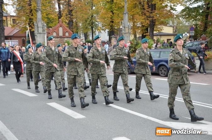 Zdjęcie w galerii na portalu naszwodzislaw.com: Uczniowie klasy mundurowej ślubowali na rydułtowskim rynku wiadomości z regionu