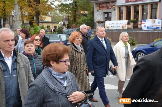 Zdjęcie w galerii na portalu naszwodzislaw.com: Uczniowie klasy mundurowej ślubowali na rydułtowskim rynku wiadomości z regionu