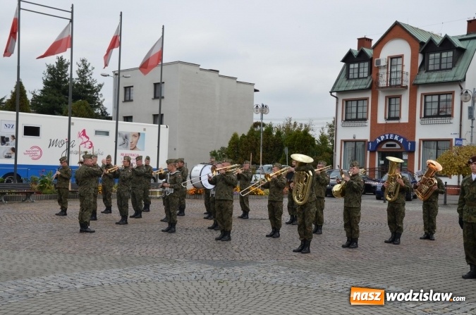 Zdjęcie w galerii na portalu naszwodzislaw.com: Uczniowie klasy mundurowej ślubowali na rydułtowskim rynku wiadomości z regionu