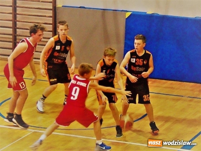 Zdjęcie w galerii na portalu naszwodzislaw.com: Koszykarskie derby zwycięskie dla MKS Wodzisław wiadomości z regionu