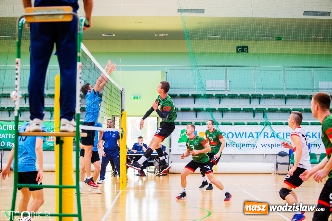 Zdjęcie w galerii na portalu naszwodzislaw.com: Nierówna forma AZS Rafako. Górnik Radlin zwycięski wiadomości z regionu
