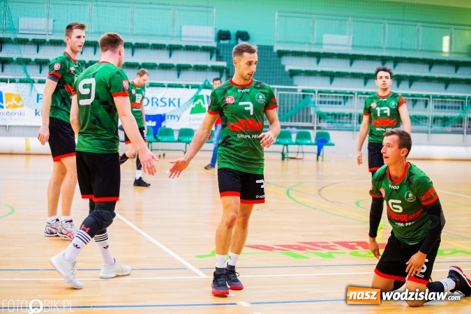 Zdjęcie w galerii na portalu naszwodzislaw.com: Nierówna forma AZS Rafako. Górnik Radlin zwycięski wiadomości z regionu