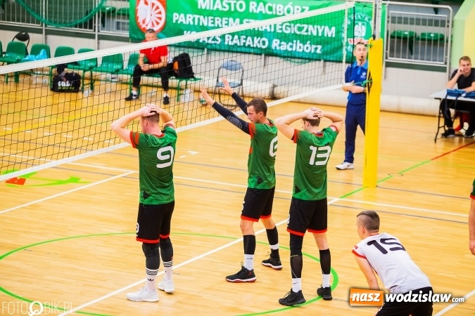 Zdjęcie w galerii na portalu naszwodzislaw.com: Nierówna forma AZS Rafako. Górnik Radlin zwycięski wiadomości z regionu