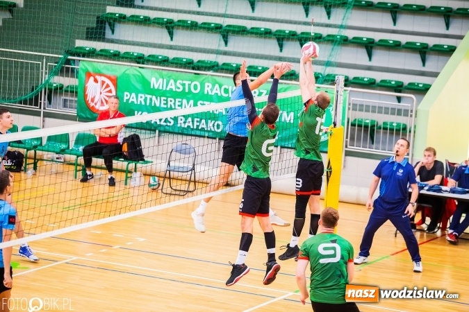 Zdjęcie w galerii na portalu naszwodzislaw.com: Nierówna forma AZS Rafako. Górnik Radlin zwycięski wiadomości z regionu