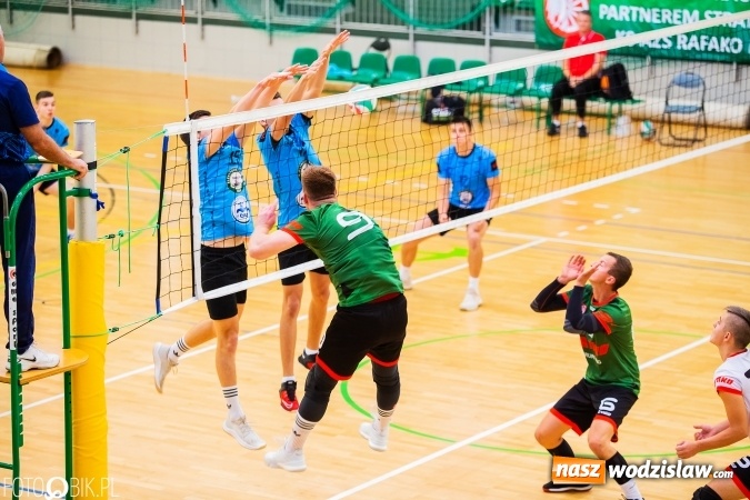 Zdjęcie w galerii na portalu naszwodzislaw.com: Nierówna forma AZS Rafako. Górnik Radlin zwycięski wiadomości z regionu