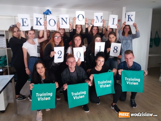 Zdjęcie w galerii na portalu naszwodzislaw.com: Zespół Szkół Ekonomicznych przekracza granice wiadomości z regionu