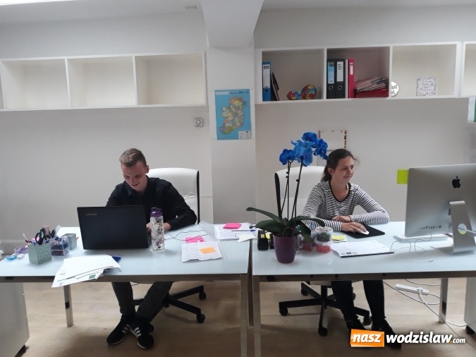 Zdjęcie w galerii na portalu naszwodzislaw.com: Zespół Szkół Ekonomicznych przekracza granice wiadomości z regionu