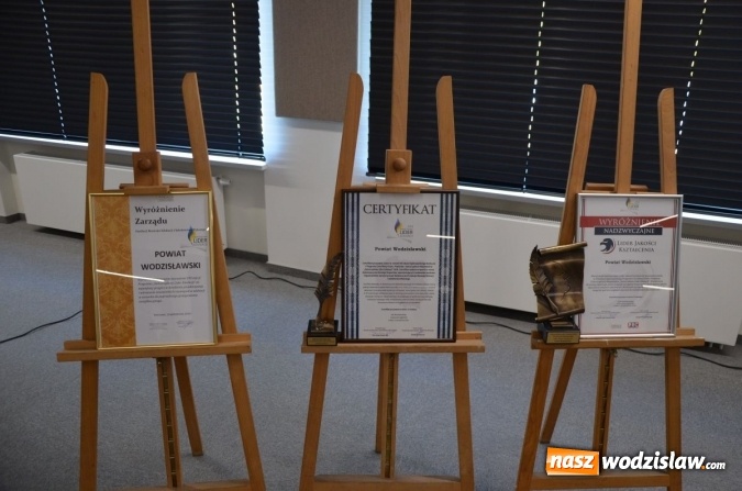 Zdjęcie w galerii na portalu naszwodzislaw.com: W powiecie obchodzono Dzień Nauczyciela wiadomości z regionu