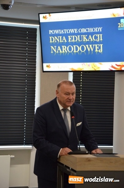 Zdjęcie w galerii na portalu naszwodzislaw.com: W powiecie obchodzono Dzień Nauczyciela wiadomości z regionu